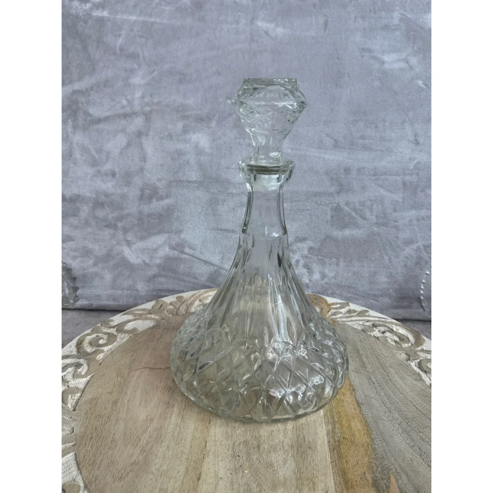 Vintage Diamond Cut Glass Decanter with Faceted Stopper Clear Barware‎ 11 Inch